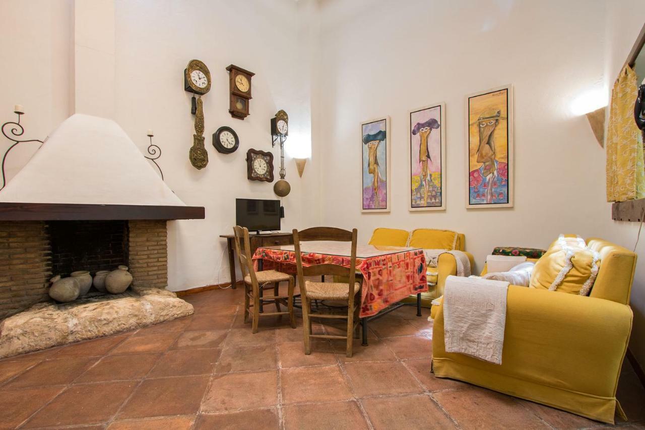 Country Home Apartment With Garage 6 Pax Sevilla Bagian luar foto
