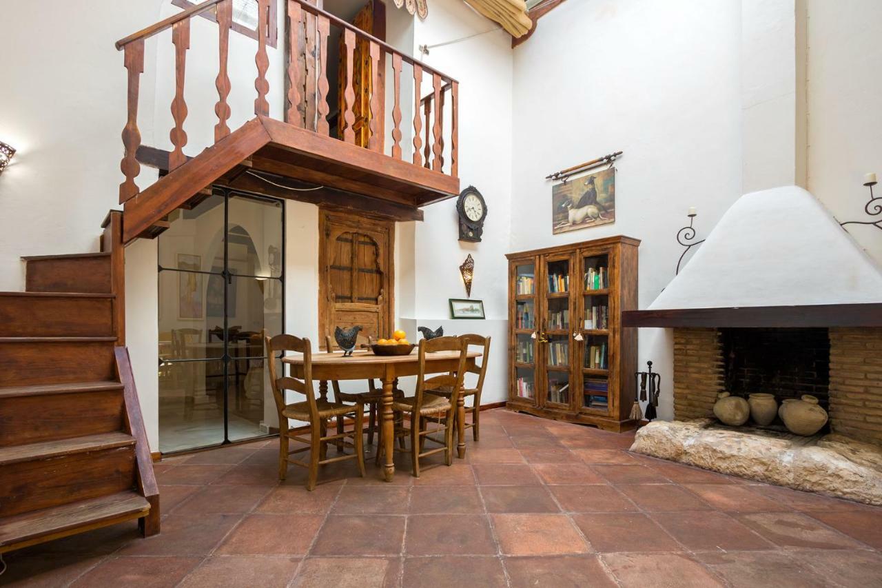 Country Home Apartment With Garage 6 Pax Sevilla Bagian luar foto